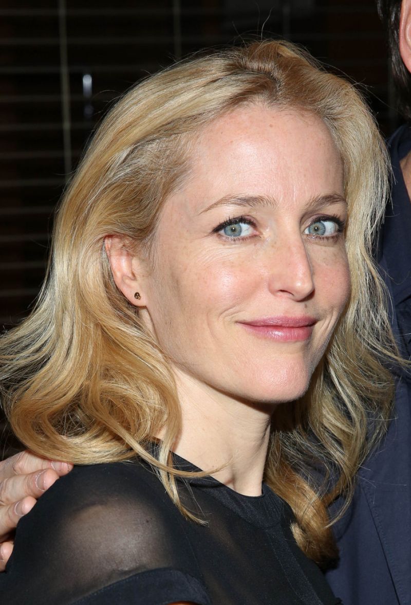 Gillian Anderson 666